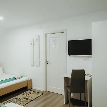 Pensiunea Karla Guest house Turda